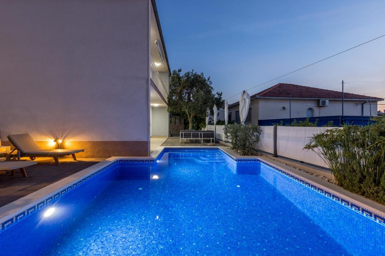 Villa Costa Blu With Pool By The Sea Трогир Экстерьер фото