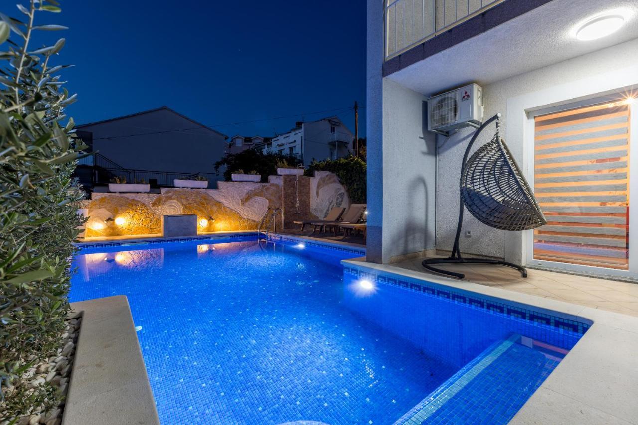 Villa Costa Blu With Pool By The Sea Трогир Экстерьер фото